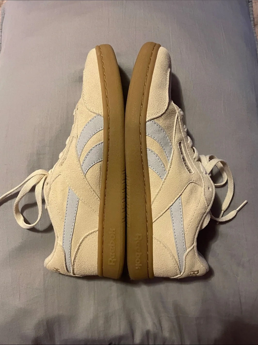 NWOB Reebok Women’s Suede Sneakers in Cream with Light Blue Accent Size 8